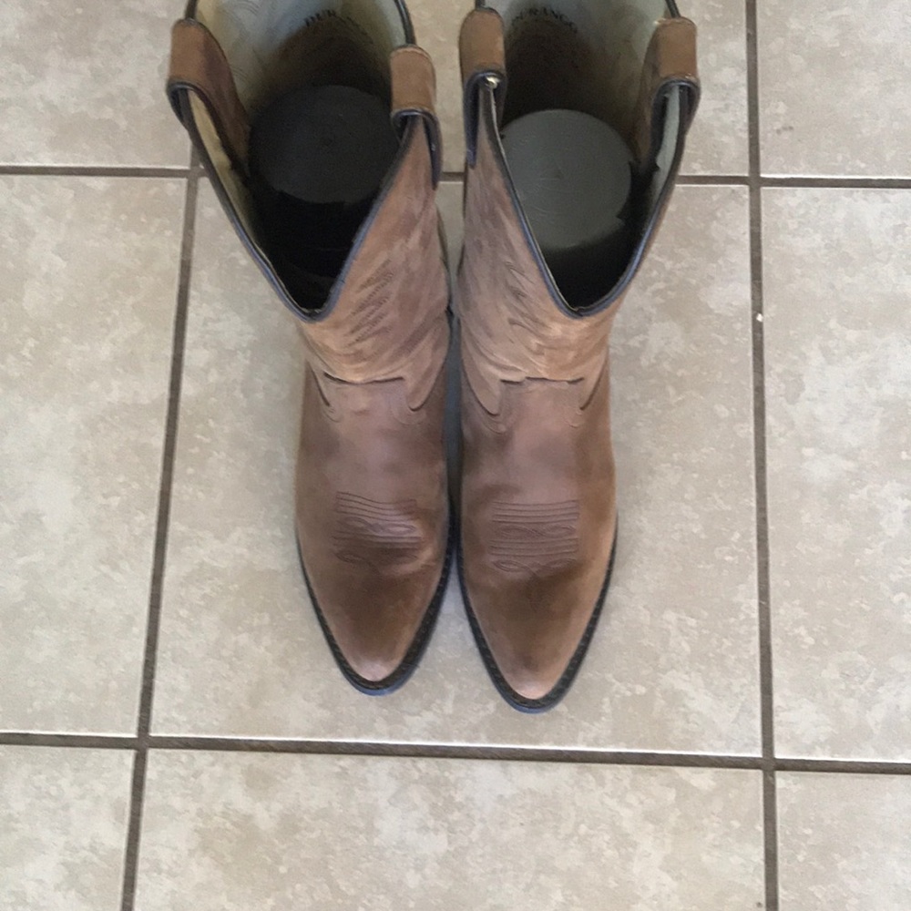 Like new size 8 Durango boots